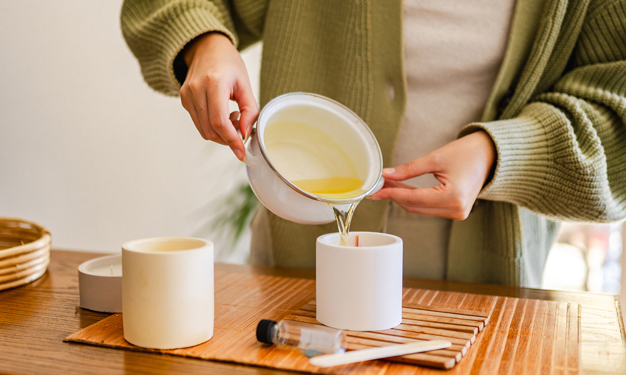 Aux mains fine