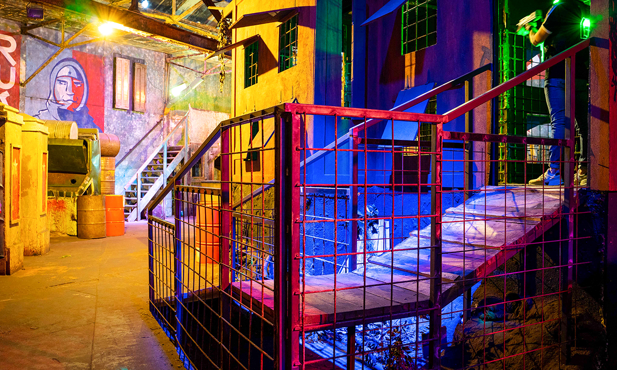 De Voltage Indoor Entertainment