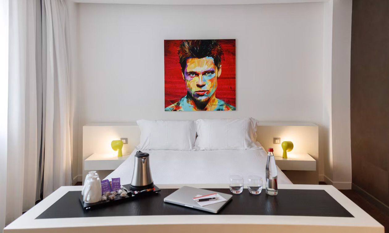 Hotel de Bourgtheroulde, Autograph Collection