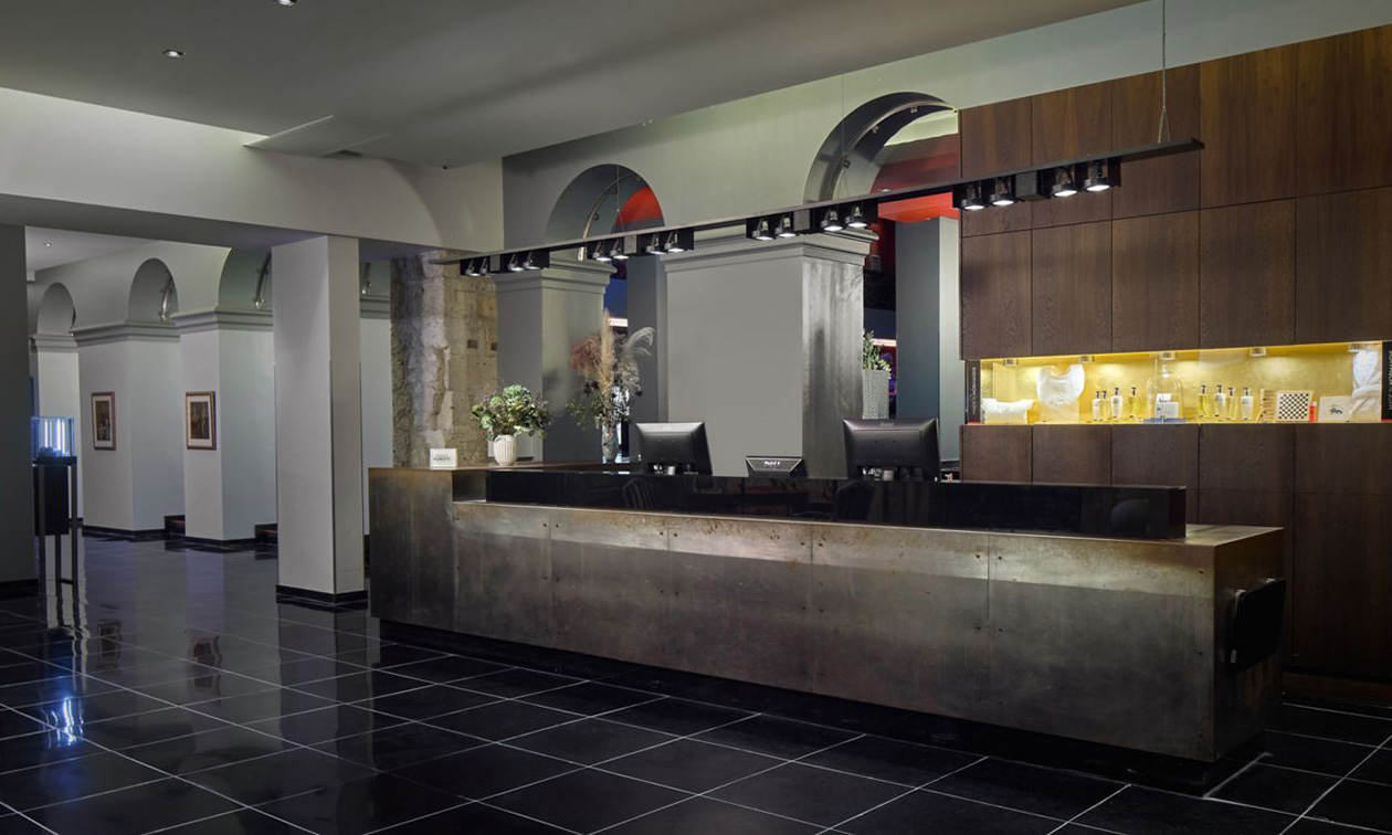 Hotel de Bourgtheroulde, Autograph Collection