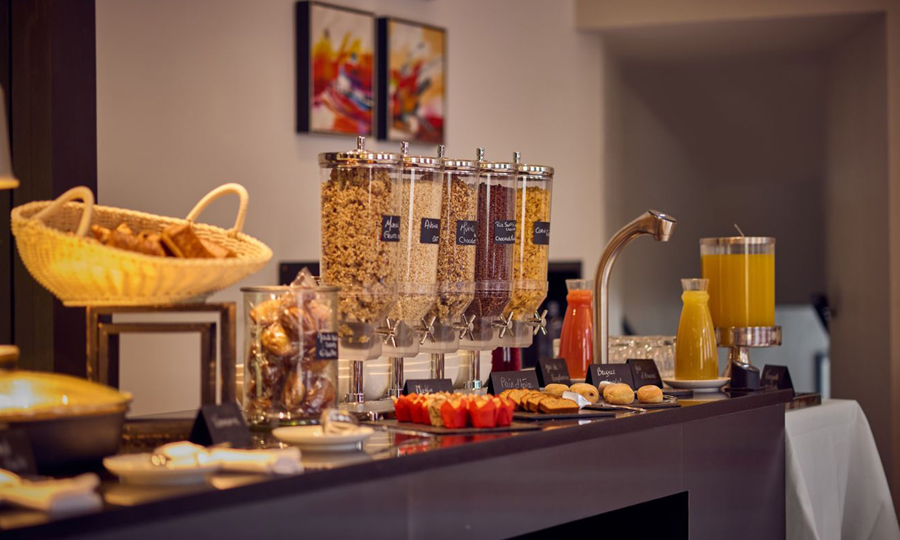 Hotel de Bourgtheroulde, Autograph Collection