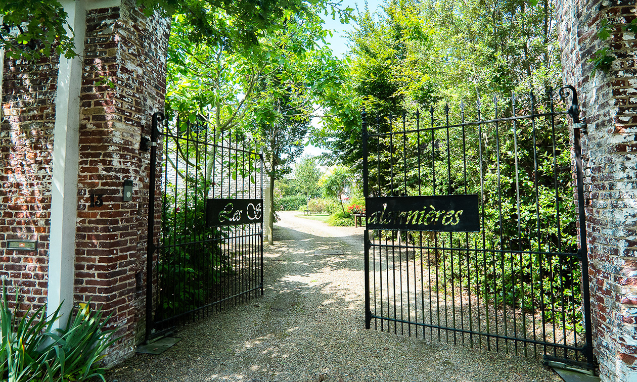 Les Salonnières