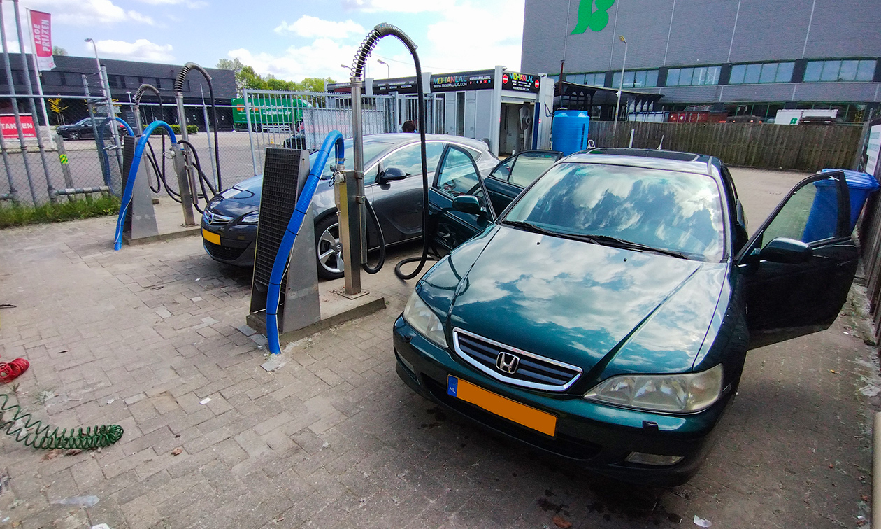 MOHANLAL XL Tankstation Carwash Sliedrecht