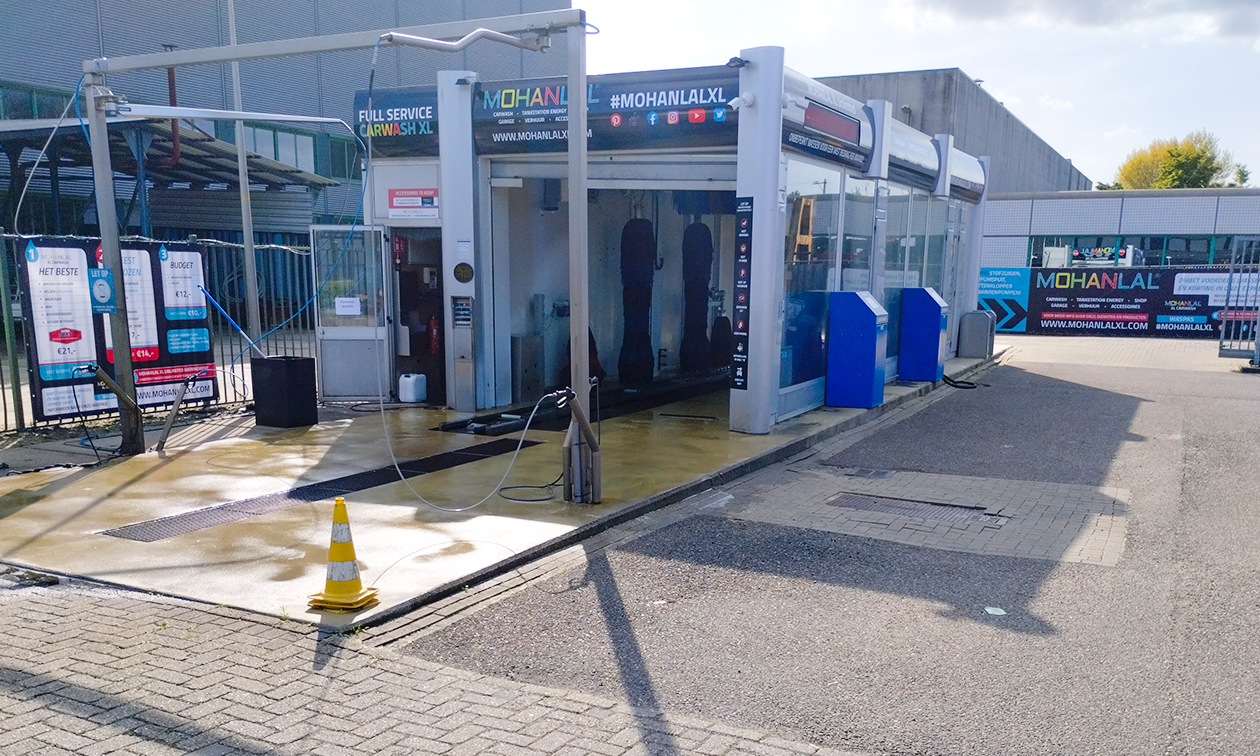 MOHANLAL XL Tankstation Carwash Sliedrecht