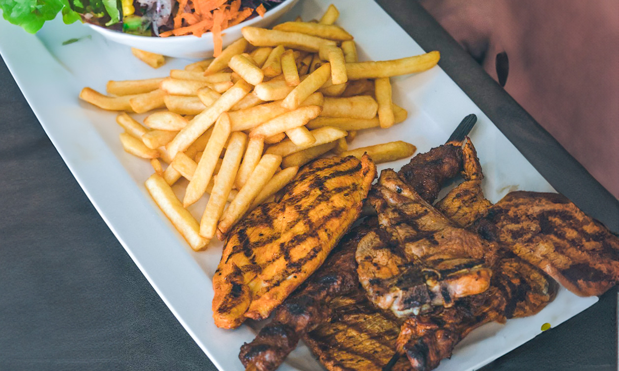 LUNA Grill Restaurant