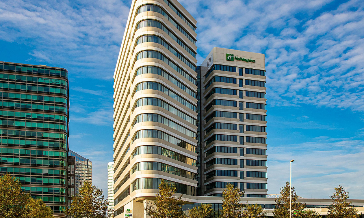 Holiday Inn Express Arena Towers