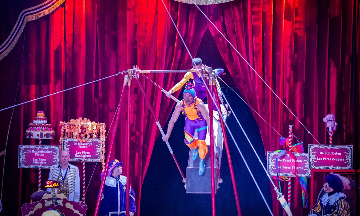 Sinterklaas in het circus