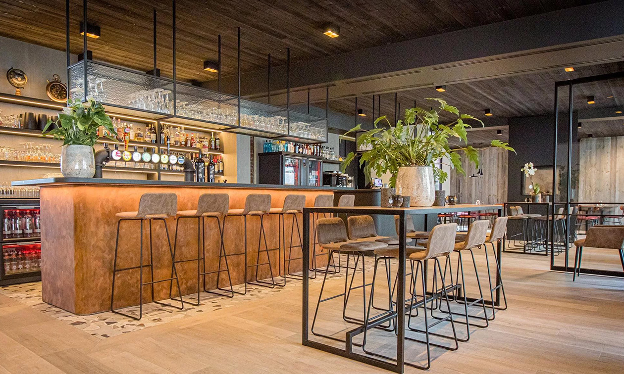 The Old Fiddler Bar & Restaurant