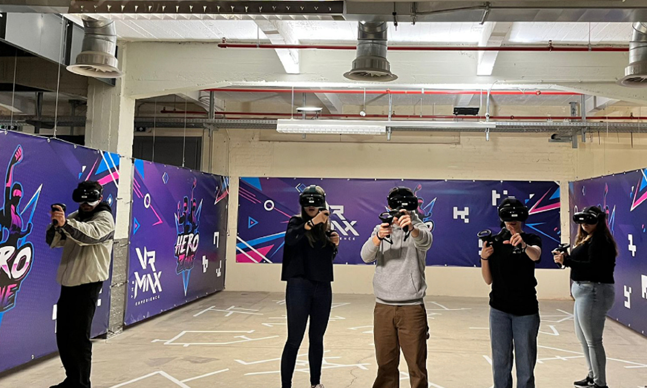 VR The Max Experience