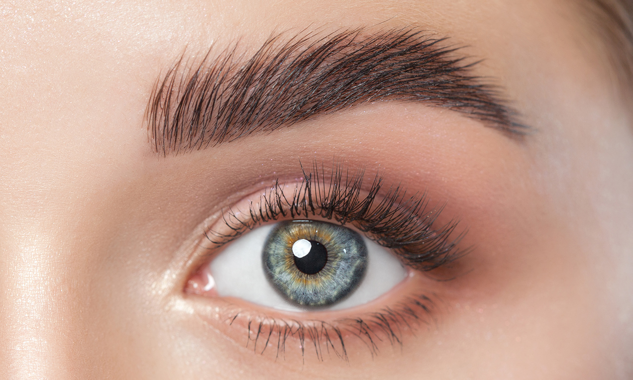 Wimperbehandeling of epileren wenkbrauw + bovenlip