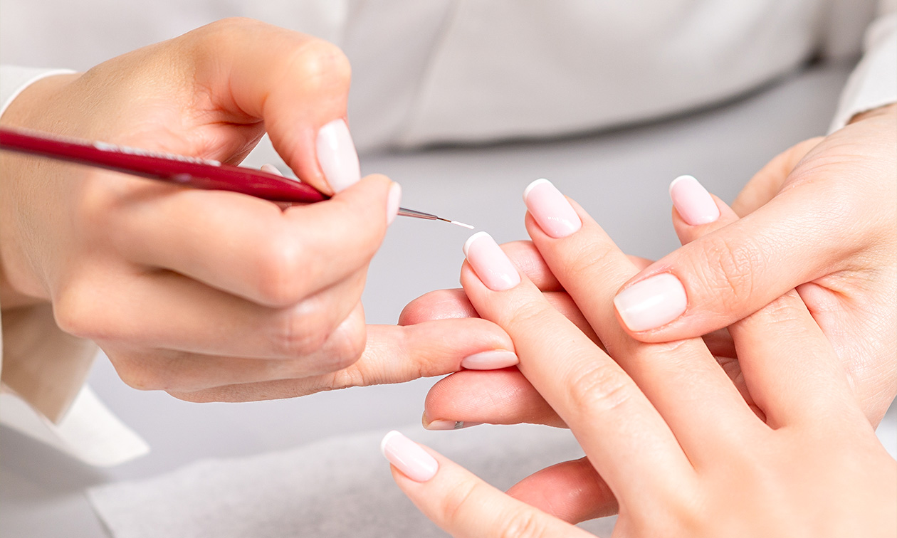 Nieuwe set gelnagels + manicurebehandeling