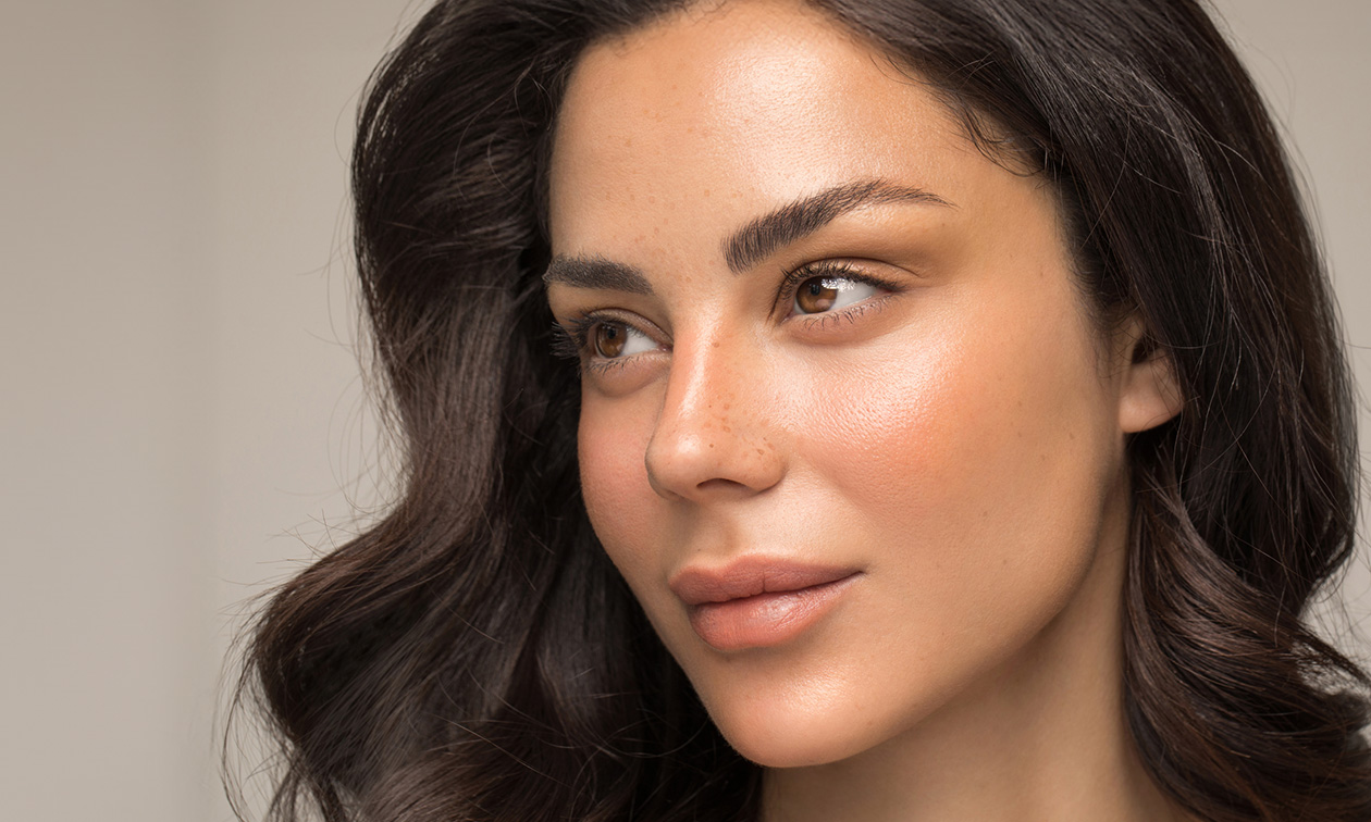 Brow shaping en/of brow lamination + evt. hybrid brows en shapen