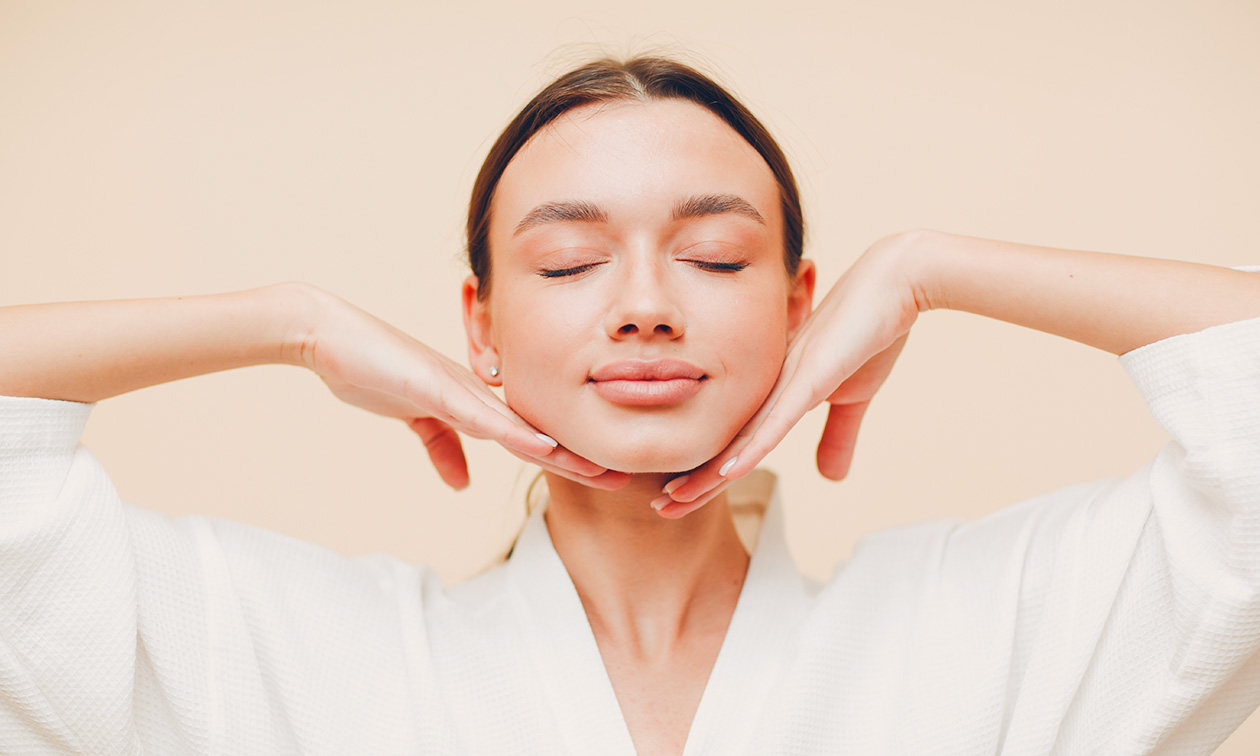 Gezichtsbehandeling + intake (45 min) of cupping-, bindweefsel of voetreflexmassage (60 min) Gezichtsbehandeling + intake (45 min) of cupping-, bindweefsel of voetreflexmassage (60 min)