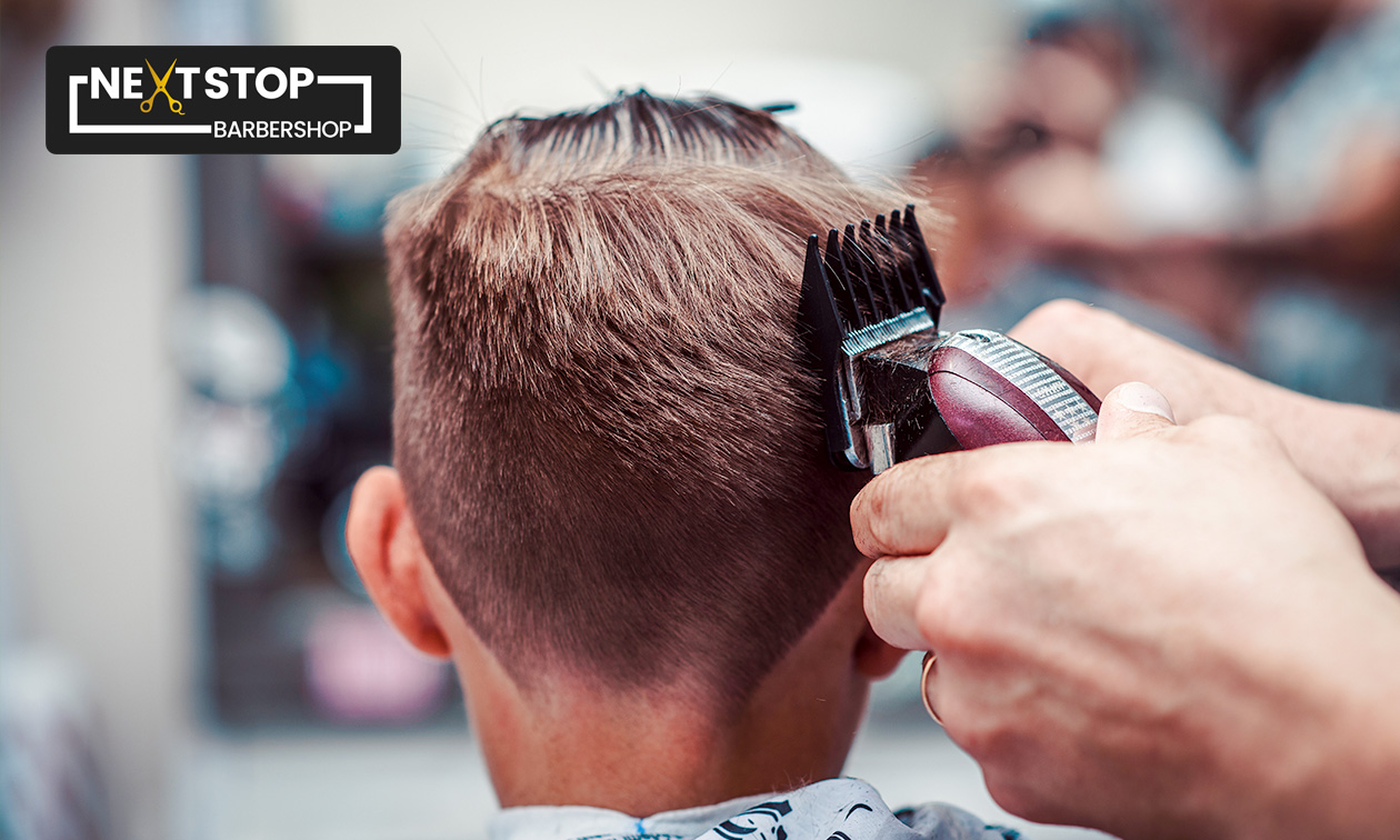 Knipbehandeling en/of baard trimmen, evt. + wassen en harsen