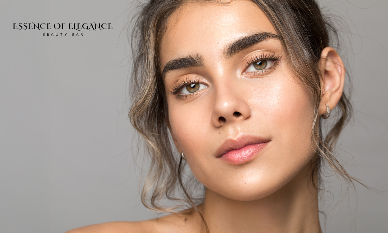 Wimper- of wenkbrauwbehandeling naar keuze