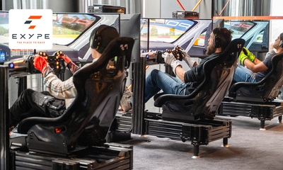 2 sessies in een autoracesimulator