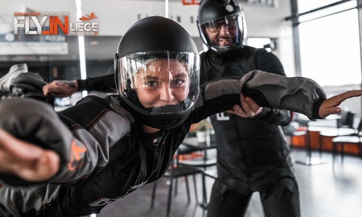 3 vols de simulation de chute libre + pack vidéo + boisson chez FLYIN Liège