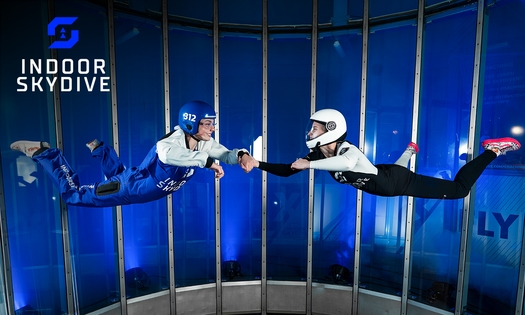 3, 5 of 15 flights indoor skydiven bij Indoor Skydive Roosendaal