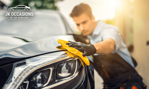 Interieur- en exterieurreiniging auto naar keuze