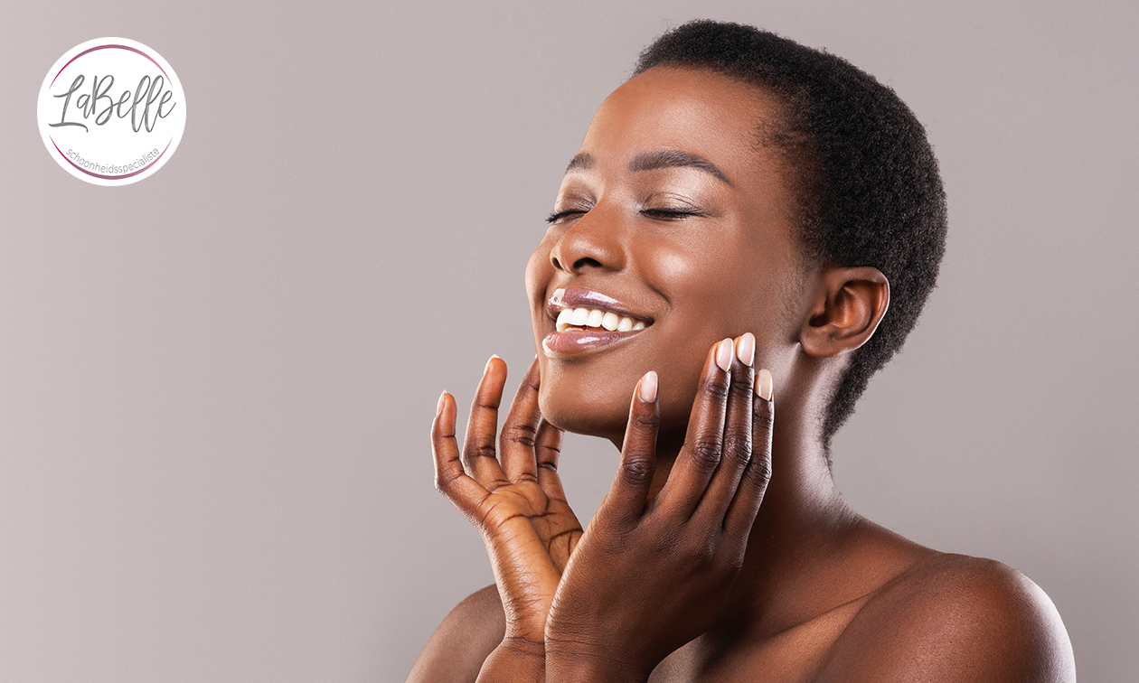 Luxe gelaatsbehandeling naar keuze (45, 60 of 90 min)