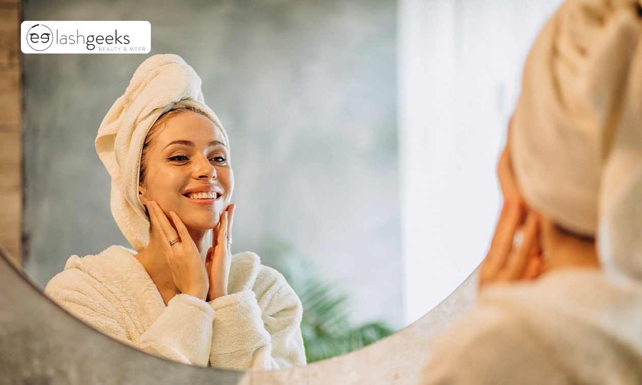 Verzorgende gezichtsbehandeling naar keuze (45 of 60 min)