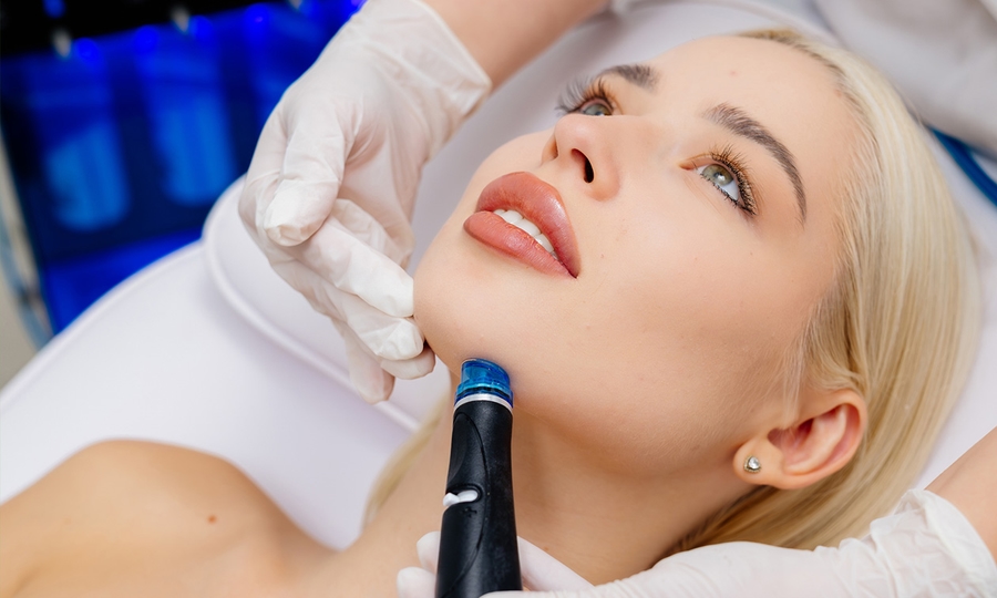 Carbon-Peeling, Hydro-Facial + Microdermabrasion oder Tattoo-Entfernung