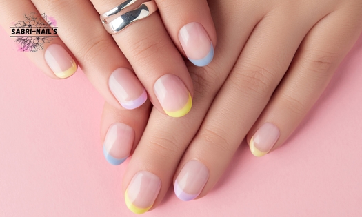 Manucure + évtl. vernis semi-permanent ou capsules américaines