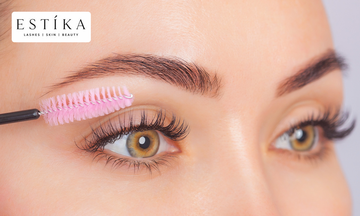 Wenkbrauw- of wimperbehandeling naar keuze Wenkbrauw- of wimperbehandeling naar keuze