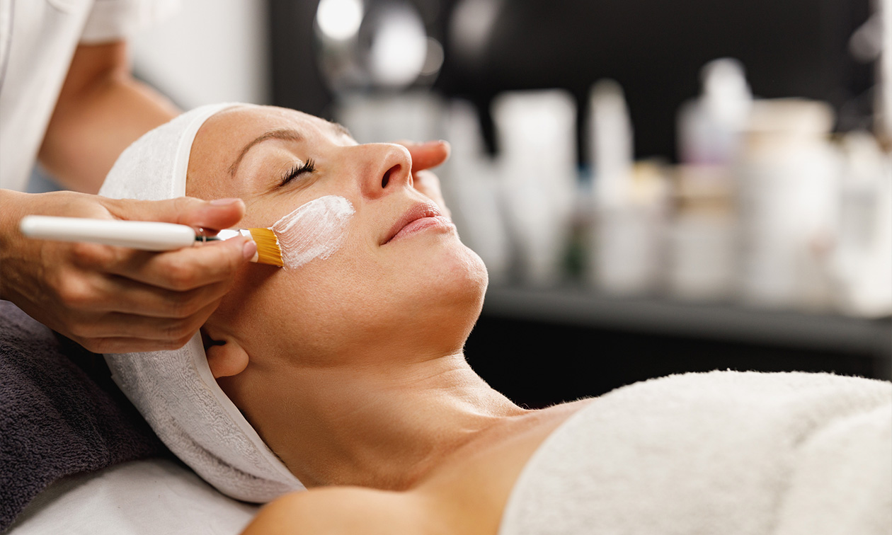 Gezichtsbehandeling naar keuze (40, 60 of 75 min)