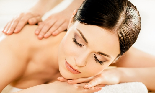 Ontspanningsmassage (60 of 90 min) of hotstonemassage (60 min)