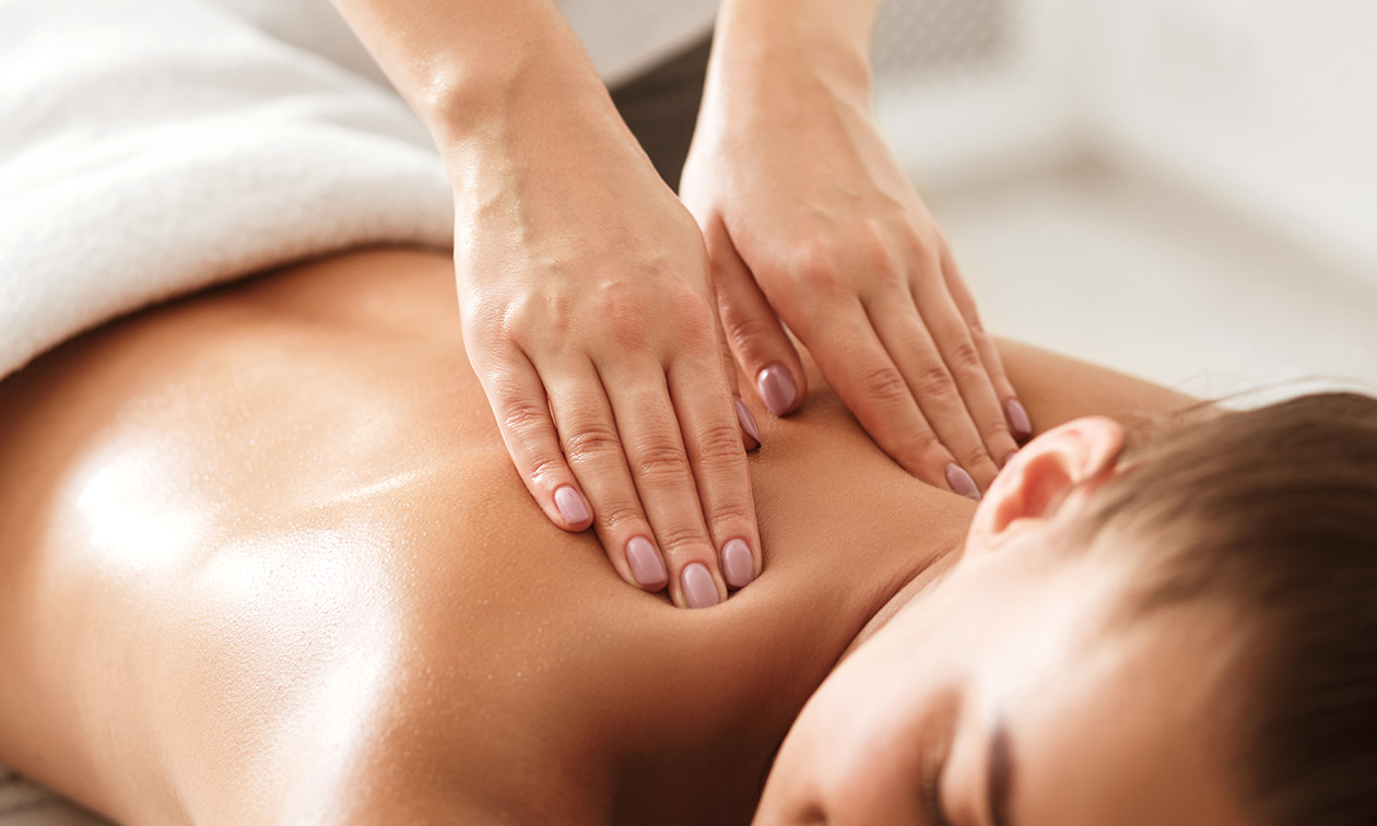 Massage naar keuze (60 of 90 min) of reikibehandeling (60 min)